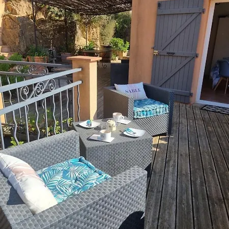 Апартаменты Coustelline Ле-Лаванду